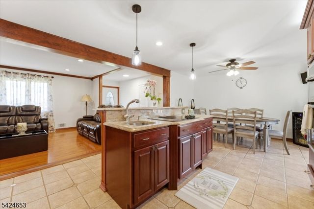 16 Hogback Rd, Franklin Twp., NJ 08867