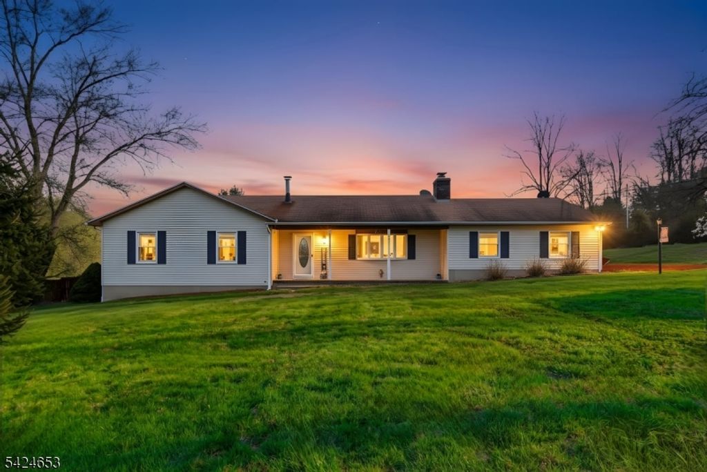 16 Hogback Rd, Franklin Twp., NJ 08867