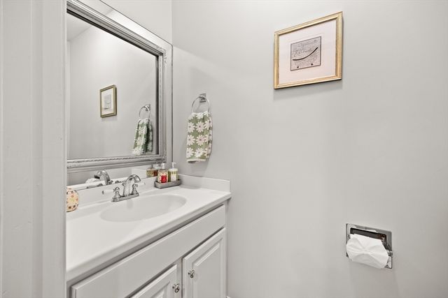 100 Chestnut St, East Bridgewater, MA 02333