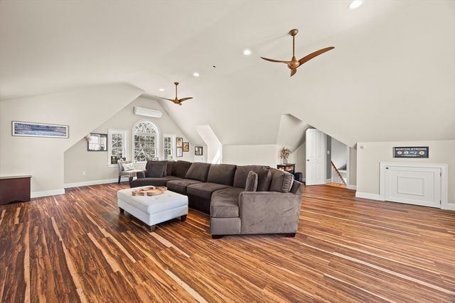 100 Chestnut St, East Bridgewater, MA 02333