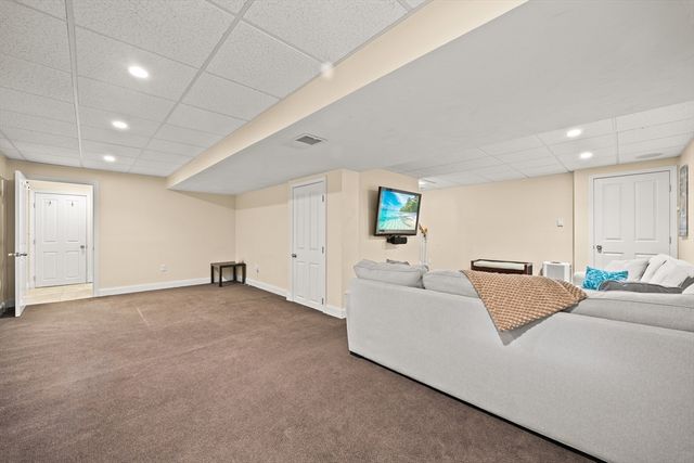 100 Chestnut St, East Bridgewater, MA 02333