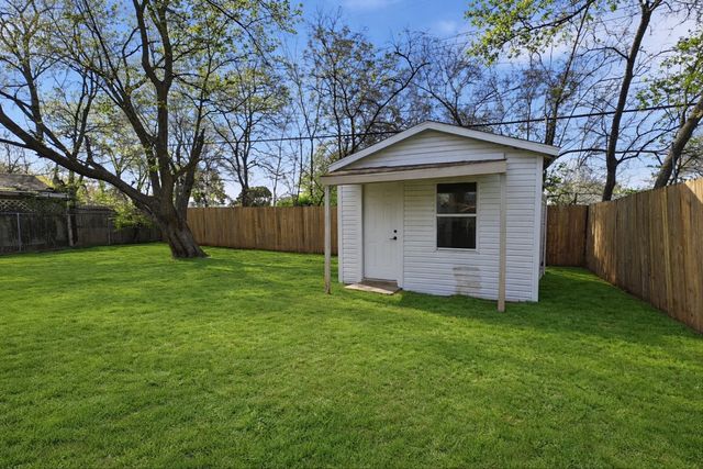 330 W Vinyard Road, Duncanville, TX 75137