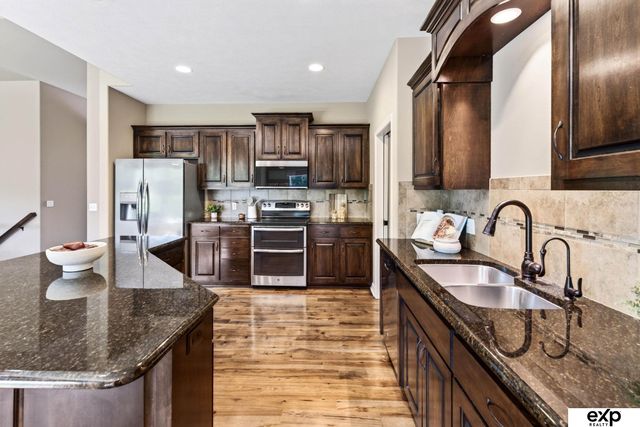 5107 Waterford Avenue, Papillion, NE 68133