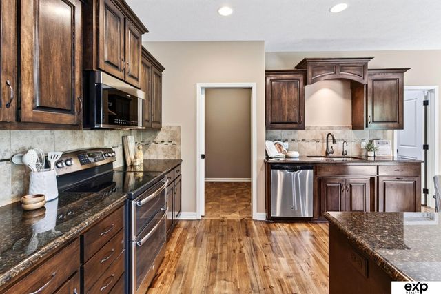 5107 Waterford Avenue, Papillion, NE 68133