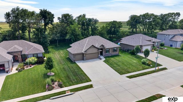 5107 Waterford Avenue, Papillion, NE 68133