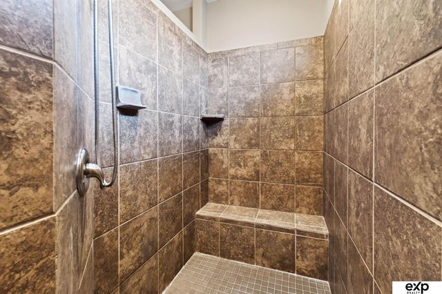 5107 Waterford Avenue, Papillion, NE 68133