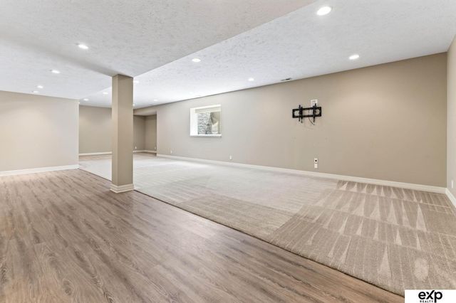 5107 Waterford Avenue, Papillion, NE 68133
