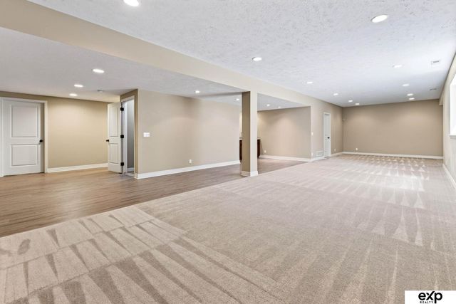 5107 Waterford Avenue, Papillion, NE 68133