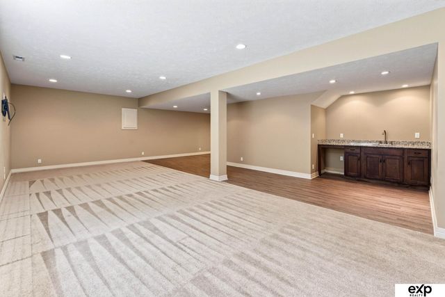 5107 Waterford Avenue, Papillion, NE 68133