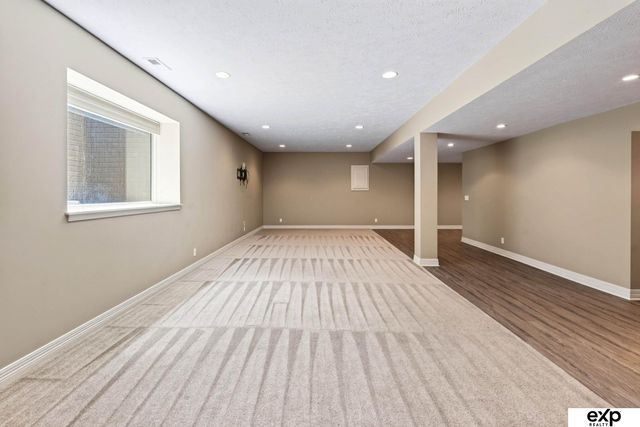 5107 Waterford Avenue, Papillion, NE 68133