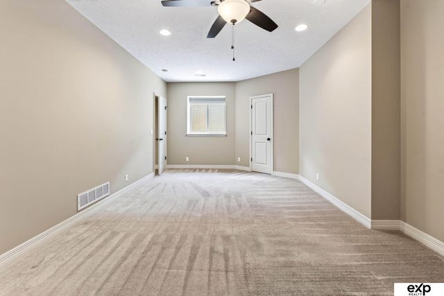 5107 Waterford Avenue, Papillion, NE 68133