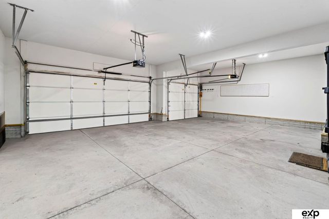 5107 Waterford Avenue, Papillion, NE 68133