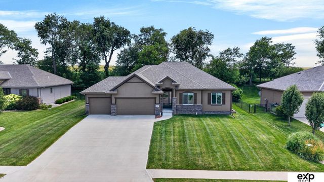 5107 Waterford Avenue, Papillion, NE 68133
