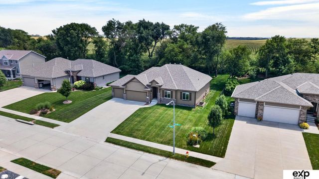 5107 Waterford Avenue, Papillion, NE 68133