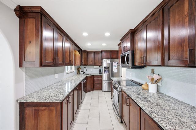 1514 E FULLER DR, Millcreek, UT 84124