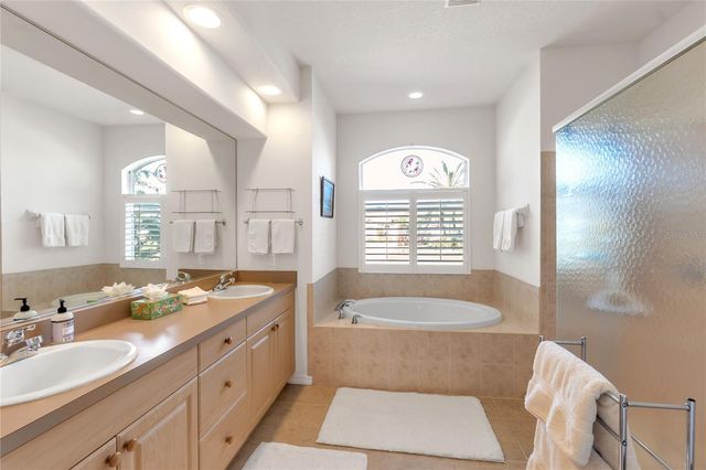 5723 EASTWIND DRIVE, Sarasota, FL 34233