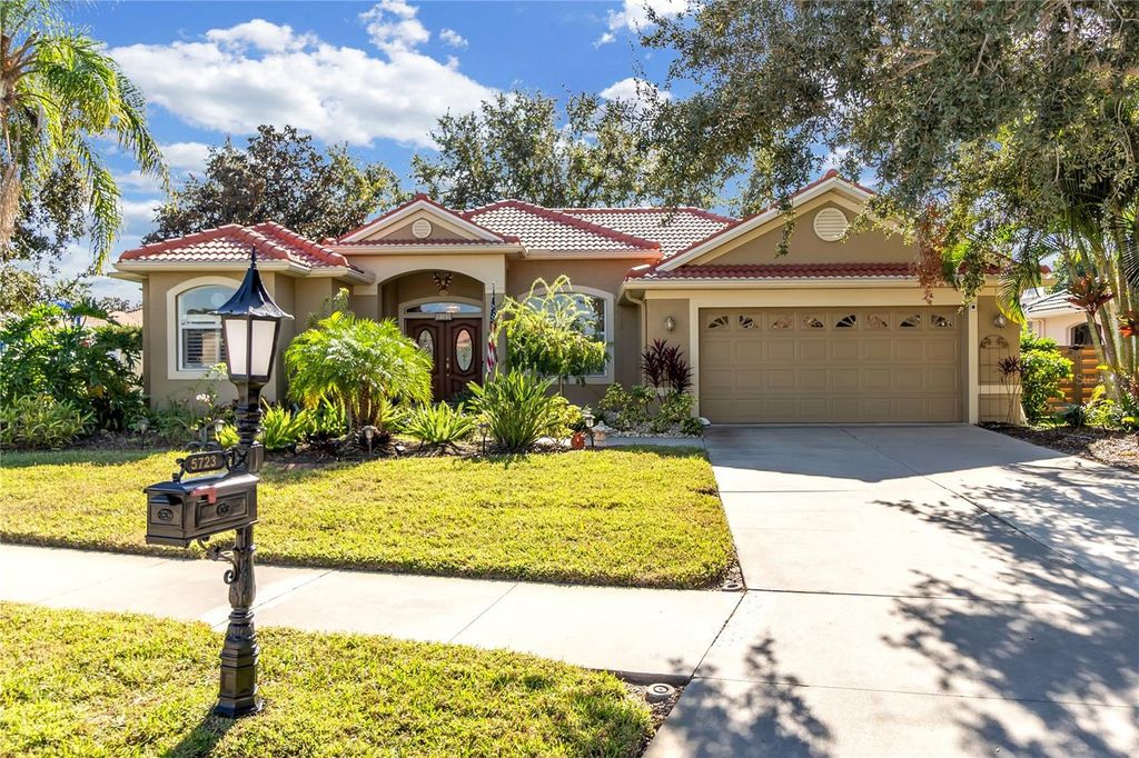 5723 EASTWIND DRIVE, Sarasota, FL 34233