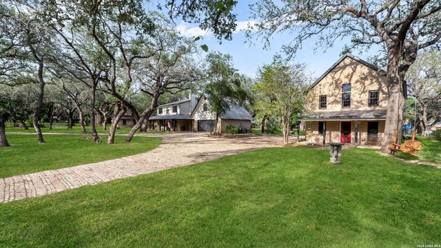 114 Massad Dr, Pleasanton, TX 78064
