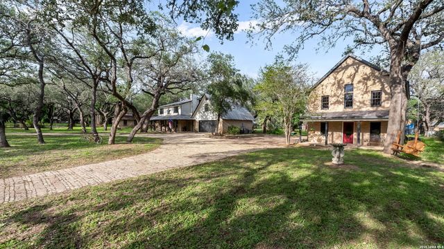 114 Massad Dr, Pleasanton, TX 78064