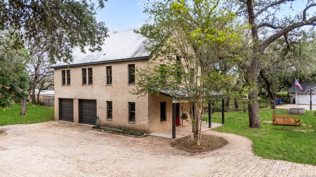 114 Massad Dr, Pleasanton, TX 78064