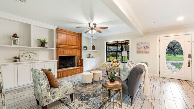 114 Massad Dr, Pleasanton, TX 78064