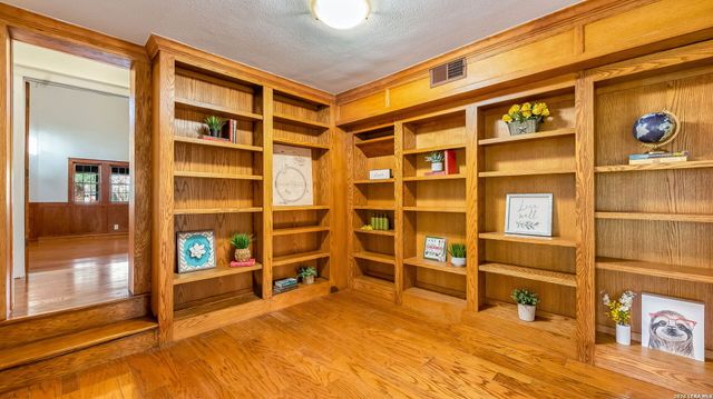 114 Massad Dr, Pleasanton, TX 78064