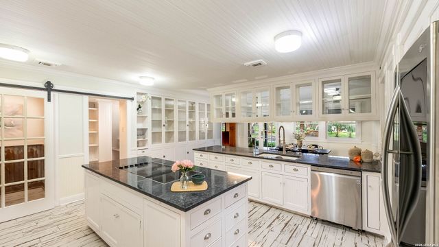 114 Massad Dr, Pleasanton, TX 78064