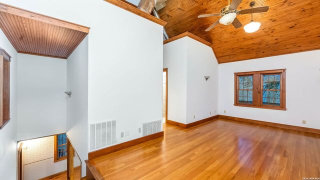 114 Massad Dr, Pleasanton, TX 78064