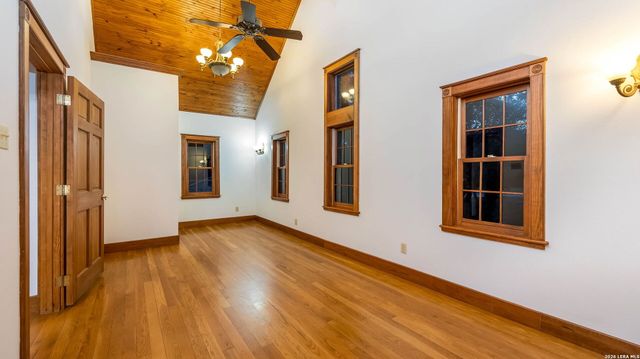 114 Massad Dr, Pleasanton, TX 78064