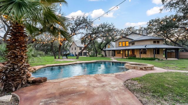 114 Massad Dr, Pleasanton, TX 78064