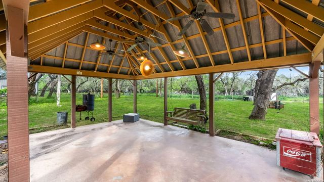 114 Massad Dr, Pleasanton, TX 78064