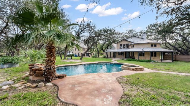114 Massad Dr, Pleasanton, TX 78064