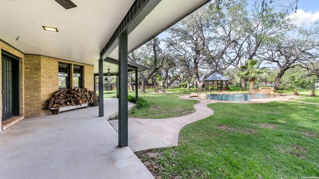 114 Massad Dr, Pleasanton, TX 78064