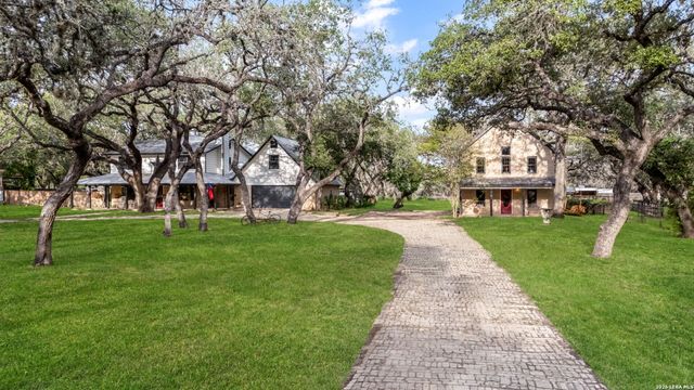 114 Massad Dr, Pleasanton, TX 78064