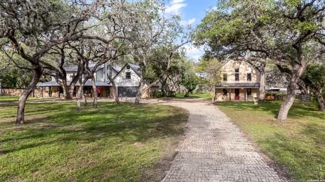 114 Massad Dr, Pleasanton, TX 78064