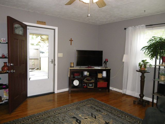 1443 E Berkeley Street, Springfield, MO 65804