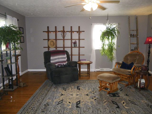 1443 E Berkeley Street, Springfield, MO 65804