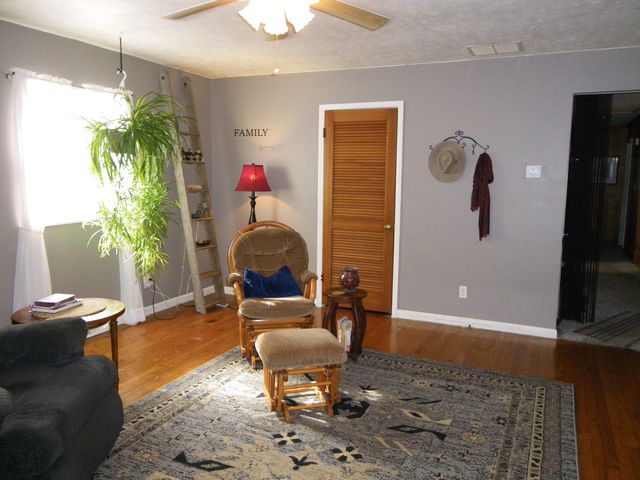 1443 E Berkeley Street, Springfield, MO 65804
