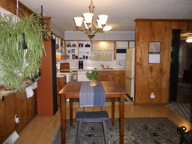 1443 E Berkeley Street, Springfield, MO 65804