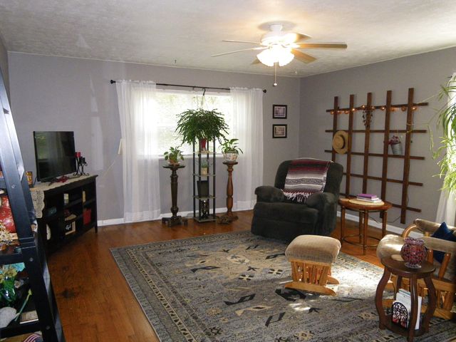 1443 E Berkeley Street, Springfield, MO 65804