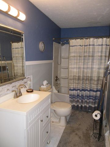 1443 E Berkeley Street, Springfield, MO 65804