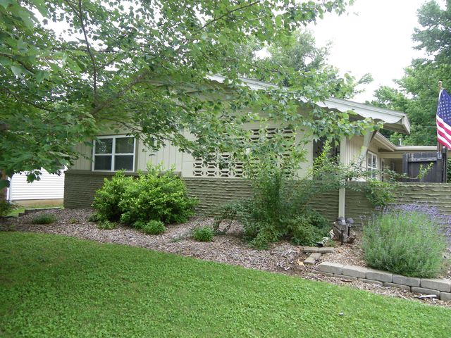 1443 E Berkeley Street, Springfield, MO 65804