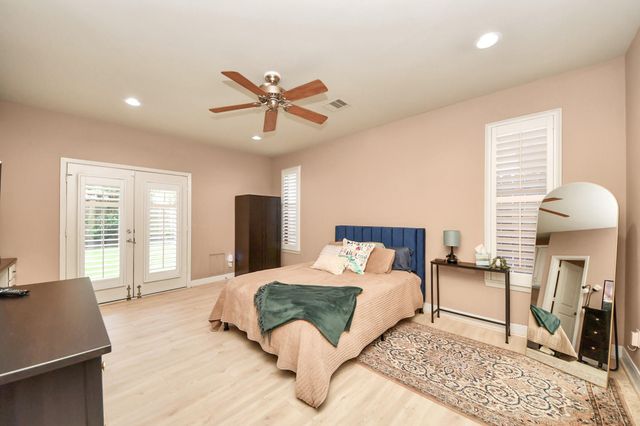 5217 Lillian Street, Houston, TX 77007