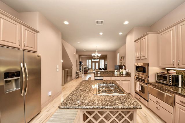 5217 Lillian Street, Houston, TX 77007