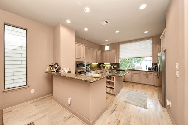 5217 Lillian Street, Houston, TX 77007