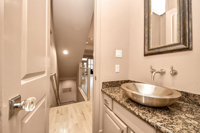 5217 Lillian Street, Houston, TX 77007