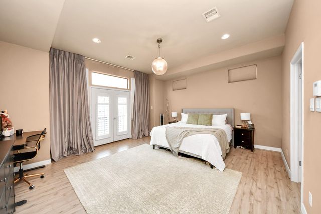5217 Lillian Street, Houston, TX 77007