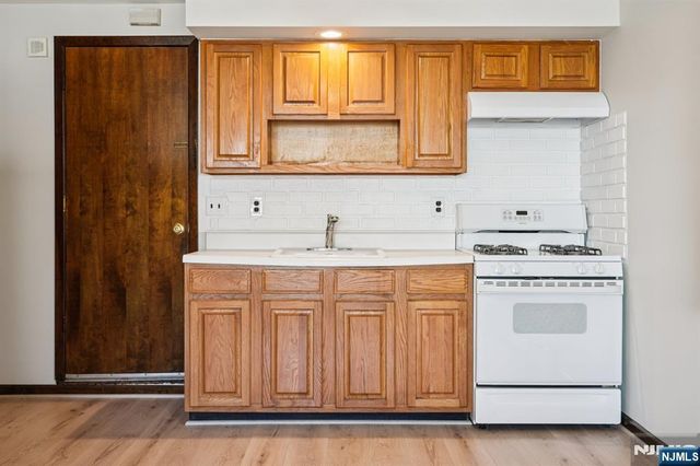 98 Lester Street, Wallington, NJ 07057