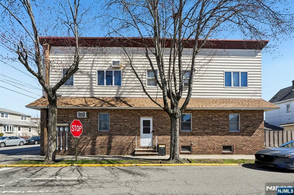 98 Lester Street, Wallington, NJ 07057