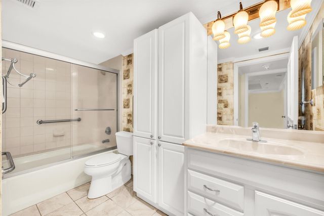 100 SE 5th Avenue 107, Boca Raton, FL 33432